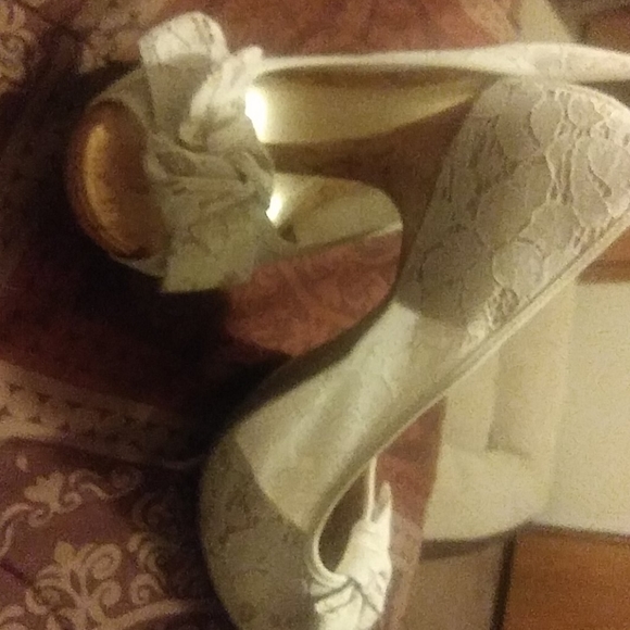 High heels - Picture 2 of 2